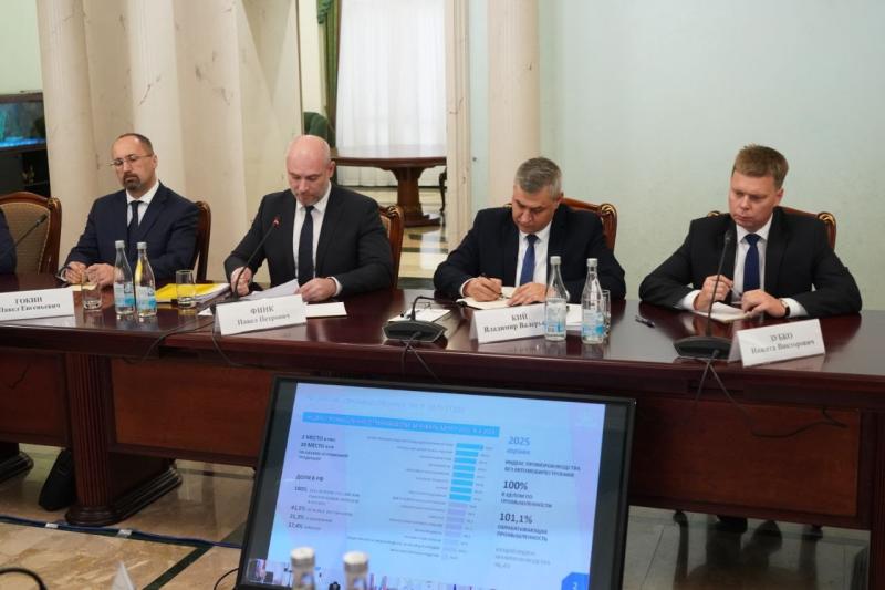 Вячеслав Федорищев рассказал о главных темах, которые обсудили во время заседания в Правительстве региона