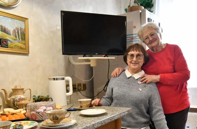 Как две сестры: легко ли живется в приемной семье