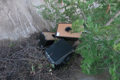 В Самарской области пьяный селянин украл музыкальный центр и спрятал его в канаве