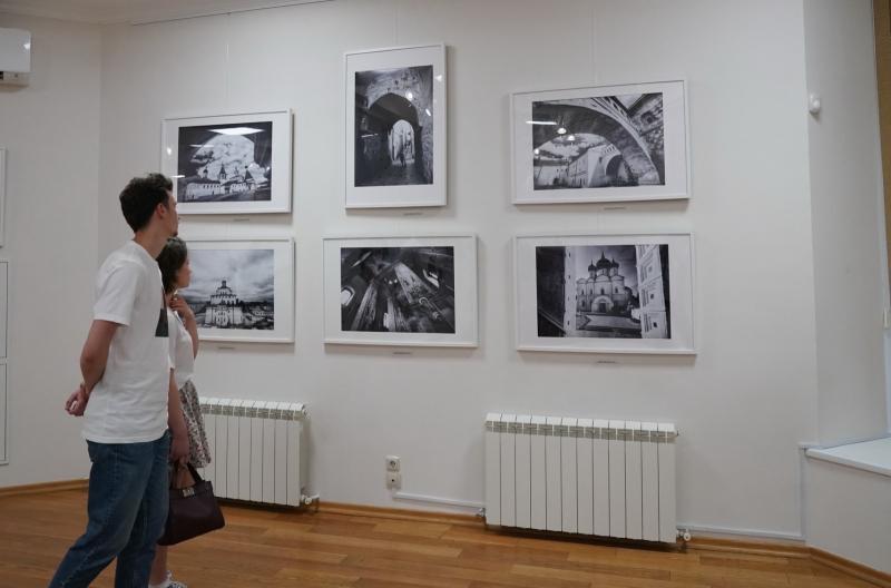 Миражи в акварелях: в Самаре открылась выставка художника, архитектора  и фотографа Андрея Самолинова 