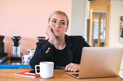 Врачи рассказали, почему на "удаленке" повышается риск тромбоза