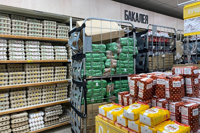 В Самаре жителям показали полные полки магазинов с сахаром и крупами в марте 2022 года