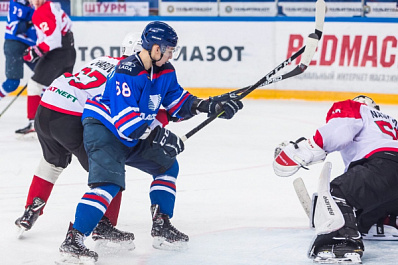 Тольяттинская "Ладья" по буллитам обыграла "Спутник"