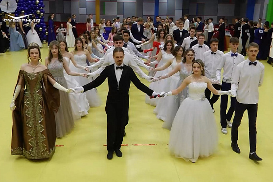 Рождественский бал, теннис и серебряные волонтеры. Хорошие новости Волжского района