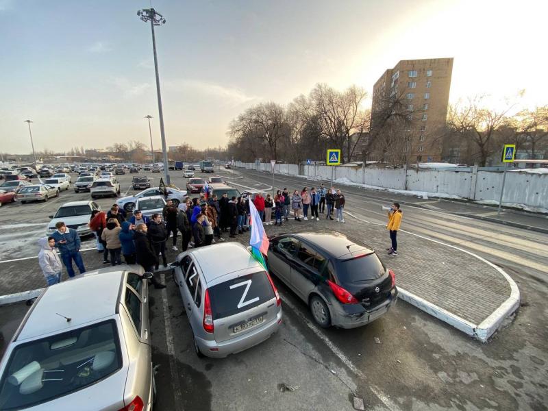 В Самаре состоялся автопробег в поддержку вынужденных переселенцев из Донбасса