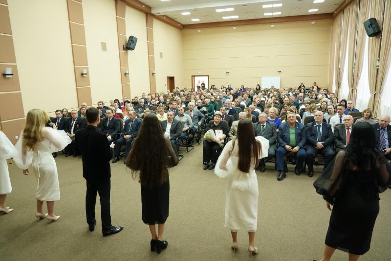 Жизнь за "баранкой": в Самарской области наградили лучших водителей и кондукторов