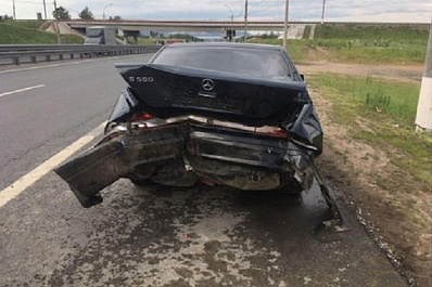 Под Тольятти "Веста" врезалась в Mercedes