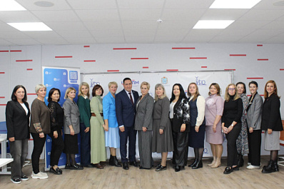 Диалог о будущем школ: в Самарской области министр образования провел просветительскую лекцию Российского общества "Знание"