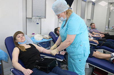 Заводчане Новокуйбышевска в День донора сдали более 40 литров крови