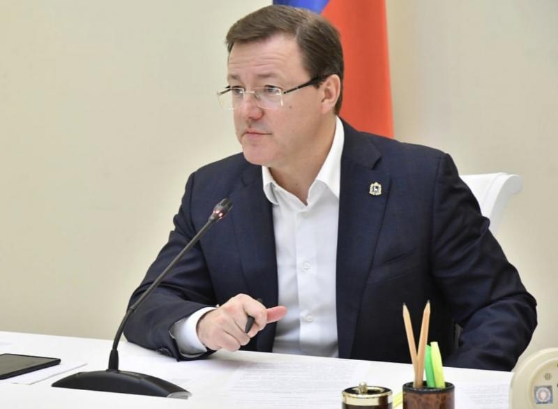 Губернатор Дмитрий Азаров поручил сделать заседания комиссии по лицензированию УК доступными для СМИ и граждан 