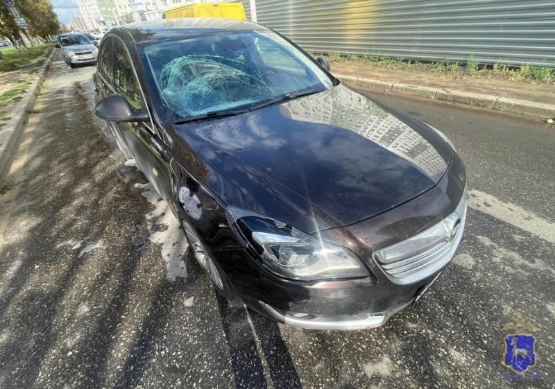 В тольяттинском дворе иномарка сбила подростка