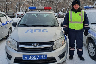 Самарский полицейский помог девочке, которая осталась одна на морозе 