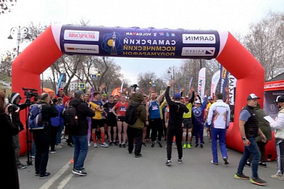 В Самаре почти 2 тысячи человек открыли новый легкоатлетический сезон