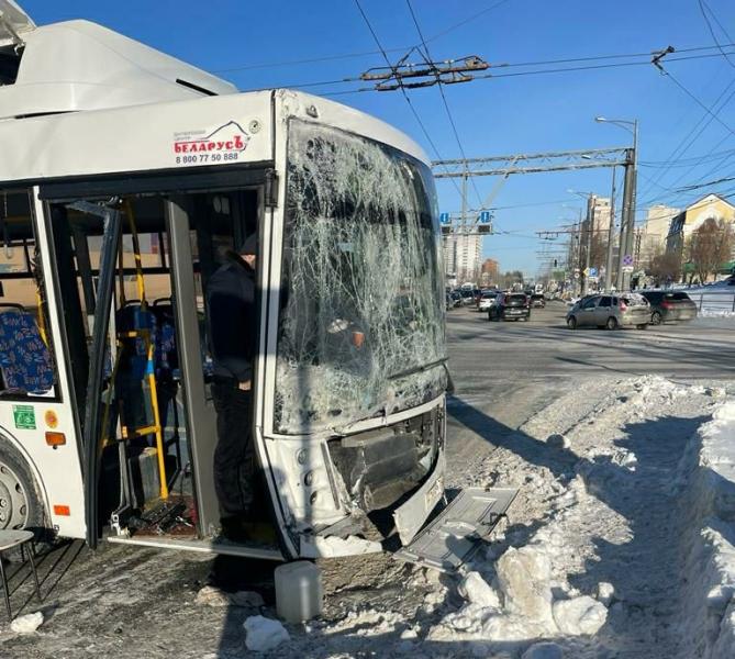 В Самаре на Московском шоссе столкнулись два пассажирских автобуса