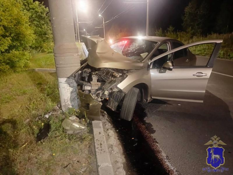 В Самаре мотоциклист врезался во встречный Peugeot