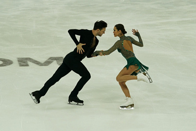 Проблемы фигуристки Трусовой, лидерство Кондратюка и тольяттинца Базина: итоги короткой программы на Гран-при в Самаре