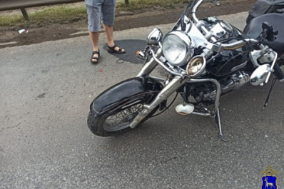 В Самарской области на трассе мотоциклист врезался в "десятку"