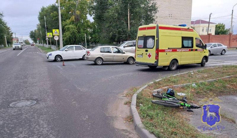 В Сызрани юный велосипедист попал в больницу после столкновения с "Рено"