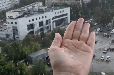 Ливень с градом наблюдали горожане в Самаре 6 сентября 2022 года