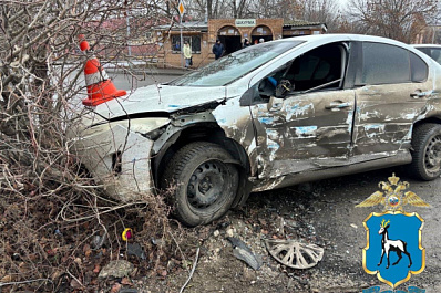 В Самарской области "шестерка" после аварии наехала на пенсионерку