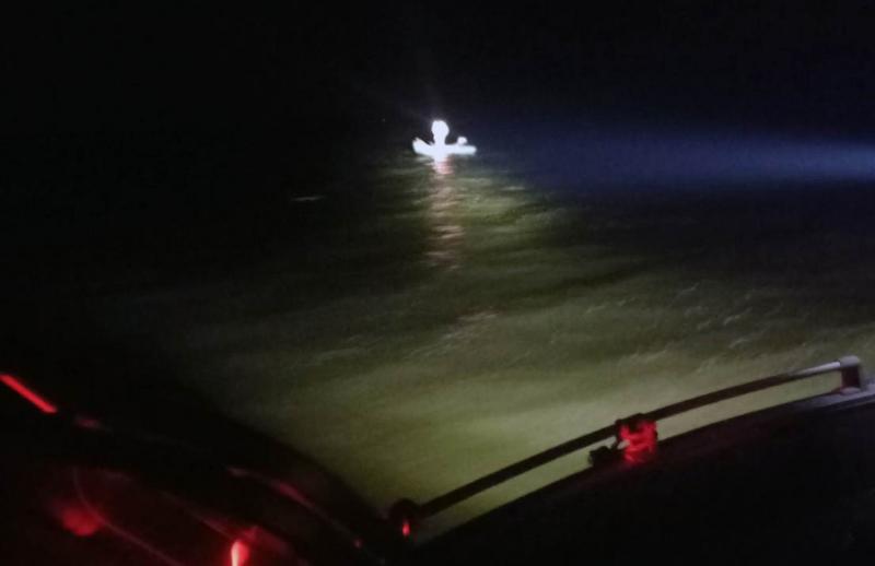 Терпел бедствие в ночи: в Самарской области спасли молодого рыбака на резиновой лодке