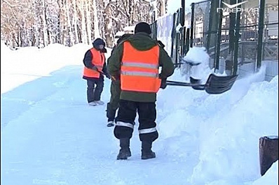 Самарские дворники: столько снега не было давно