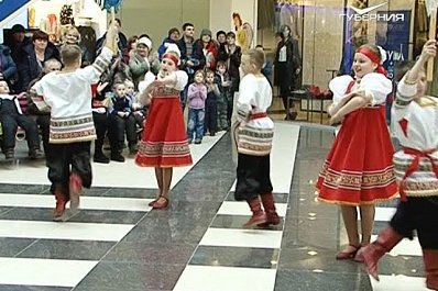 Блины и состязания богатырей: Самара празднует Масленицу