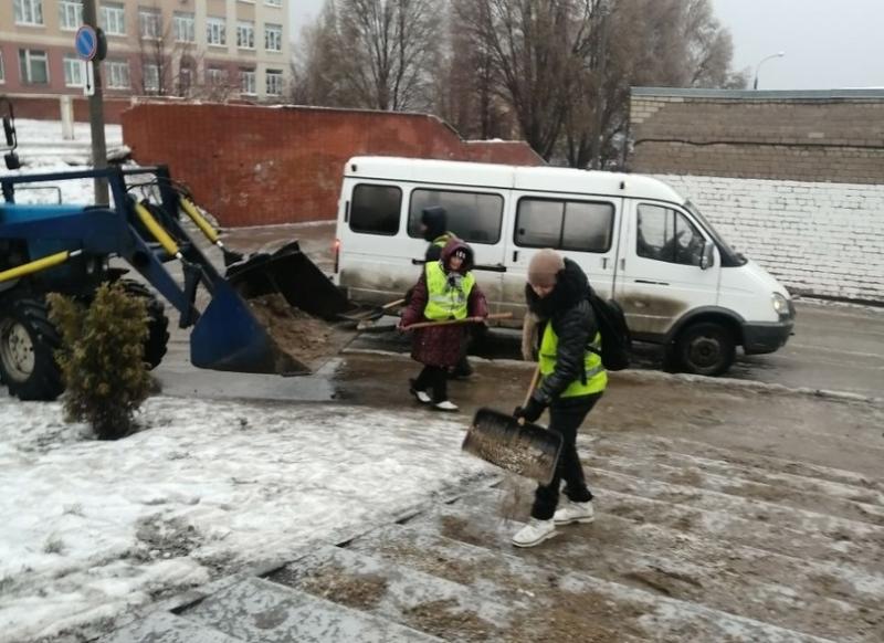 Круглосуточный режим: в Самаре в ночь на 19 декабря службы благоустройства продолжат ликвидировать последствия экстремальной погоды