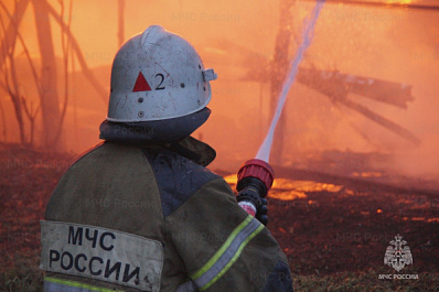 Вечером 7 июля в Самарской области горел автомобиль и частный дом