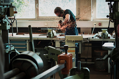 Стали известны самые востребованные профессии в России