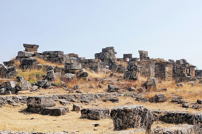 День археолога отмечают в России 15 августа