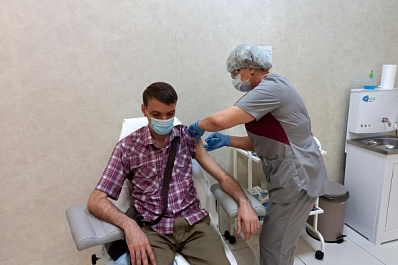 Тольяттинцы, сделавшие прививки от коронавируса в июне и июле, могут получить подарки от администрации