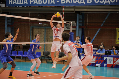 Волейбольная "Нова" завершила первый этап чемпионата лидером "Востока"