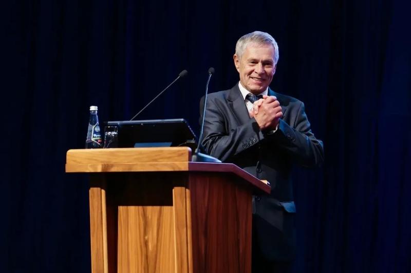 Самарский губернатор на конференции работников АВТОВАЗа: "Будем поддерживать завод"