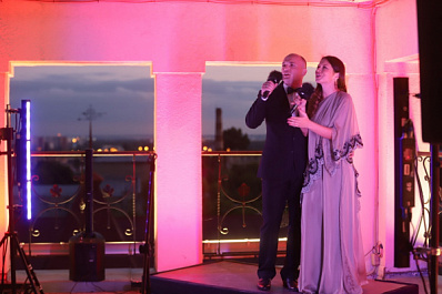 Артисты Самарского театра оперы и балета выступили на крыше здания в центре города 