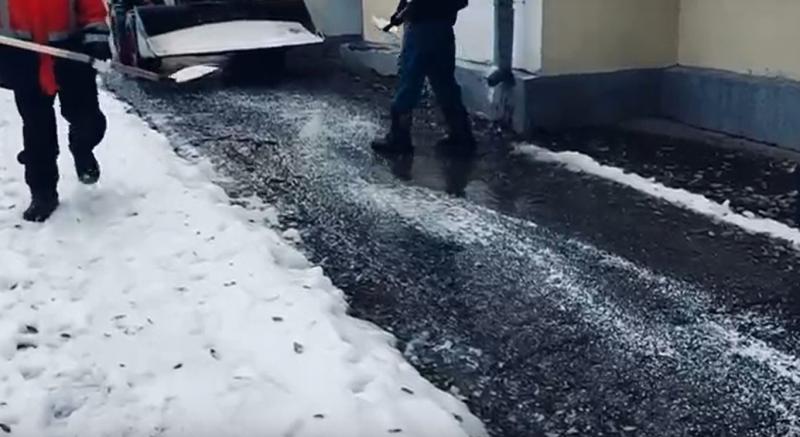 В Самаре наращивают темпы обработки дорог и тротуаров ото льда