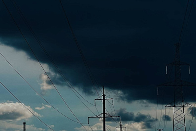 В Сызрани устраняют последствия мощного урагана