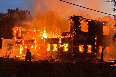 Под Тольятти на площади 200 кв. м полыхал корпус турбазы