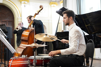 В концертно-театральном комплексе "Дирижабль" выступит мультиинструментальный оркестр