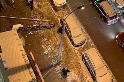 В Самаре с 15-го этажа жилого дома на улице Дыбенко упал человек