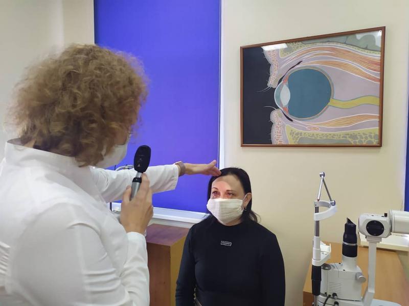 Спасли самарские врачи: у женщины после омоложения лица появилось косоглазие