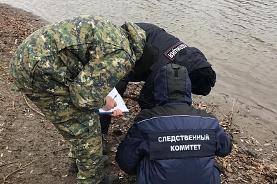 Мать подозревают в убийстве новорожденного ребенка, найденного в озере в Самарской области