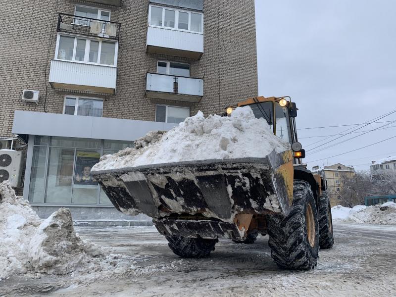 Почти 3 тысячи тонн снега вывезли за ночь с основных дорог Самары