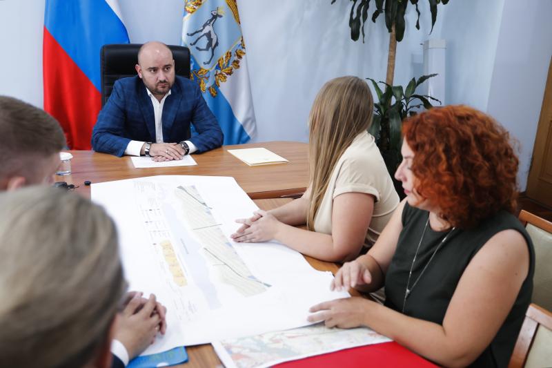 По поручению губернатора Вячеслава Федорищева в поселке под Самарой установят детскую и спортивную площадки