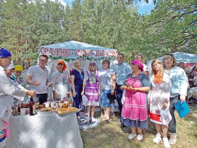 В Сызранском районе растут объемы сельхозпродукции, открываются ФАПы, реализуются уникальные социальные проекты