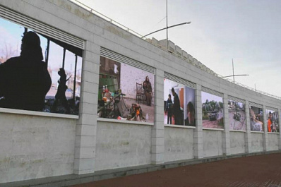 В Самаре на площади Славы начала работу цифровая фотовыставка "Донбасс-2022"