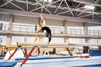 Поборолись за разряды: в Самаре выступили сильнейшие юные гимнасты региона