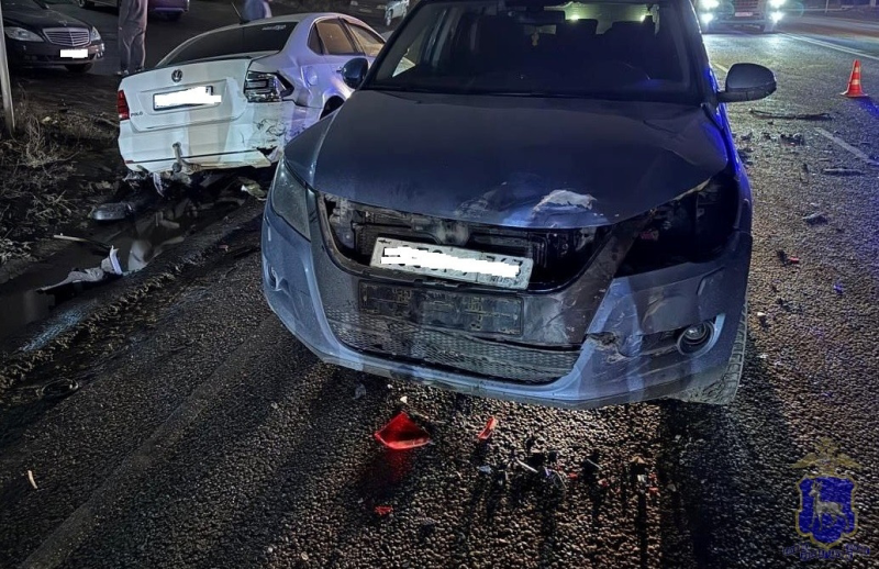 Столкнулись четыре авто: в Самаре 25 ноября в массовой аварии пострадали два человека 