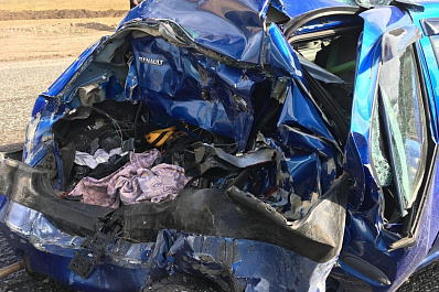 Фура протаранила легковушку на трассе под Самарой