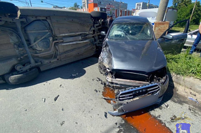 В Самарской области 23 мая в аварии пострадали водители Opel и Audi
